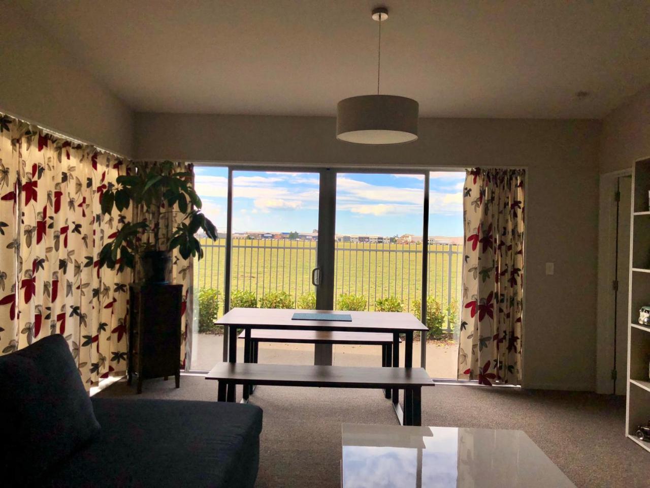 Lovely, Sunny, Home Sweet Home Крайстчърч Екстериор снимка